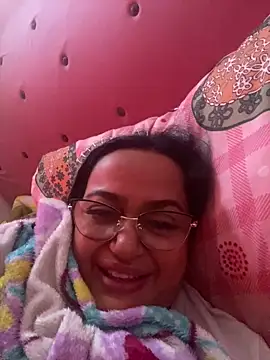 Gia Nahomi online show from 01.07.25