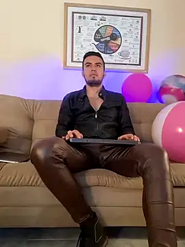 Snapshot of bradley_colt chatting on 01.08.25 bradley colt online show from 01.08.25