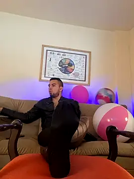 Snapshot of bradley_colt chatting on 01.08.25 bradley colt online show from 01.08.25