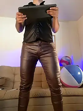 Snapshot of bradley_colt chatting on 01.11.25 bradley colt online show from 01.11.25