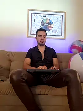 Snapshot of bradley_colt chatting on 01.13.25 bradley colt online show from 01.13.25