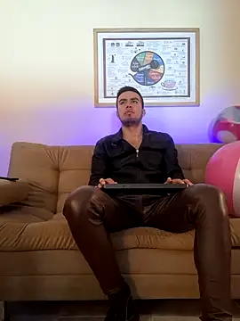 Snapshot of bradley_colt chatting on 01.14.25 bradley colt online show from 01.14.25