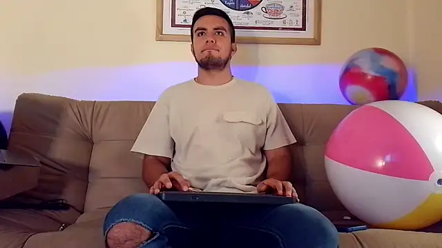 Snapshot of bradley_colt chatting on 01.20.25 bradley colt online show from 01.20.25