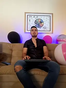 Snapshot of bradley_colt chatting on 01.27.25 bradley colt online show from 01.27.25