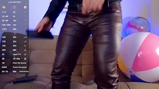 Snapshot of bradley_colt chatting on 02.07.25 bradley colt online show from 02.07.25