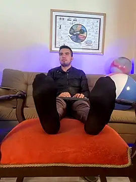 Snapshot of bradley_colt chatting on 02.10.25 bradley colt online show from 02.10.25