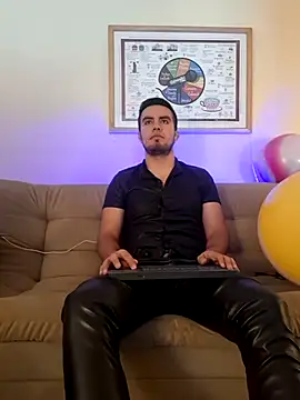 Snapshot of bradley_colt chatting on 02.19.25 bradley colt online show from 02.19.25