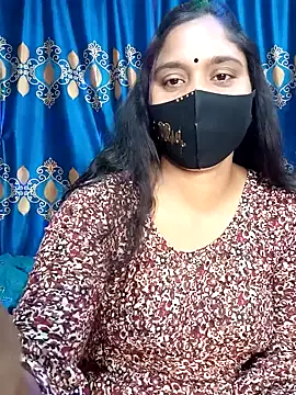 Snapshot of Hot_Maleka chatting on 01.25.25 Hot Maleka online show from 01.25.25