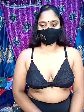 Snapshot of Hot_Maleka chatting on 02.01.25 Hot Maleka online show from 02.01.25