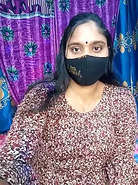 Snapshot of Hot_Maleka chatting on 02.04.25 Hot Maleka online show from 02.04.25