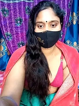 Snapshot of Hot_Maleka chatting on 02.04.25 Hot Maleka online show from 02.04.25