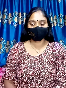 Snapshot of Hot_Maleka chatting on 02.05.25 Hot Maleka online show from 02.05.25