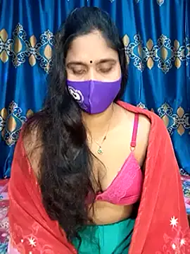 Snapshot of Hot_Maleka chatting on 02.08.25 Hot Maleka online show from 02.08.25