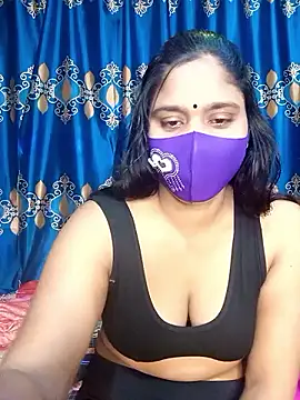 Snapshot of Hot_Maleka chatting on 02.11.25 Hot Maleka online show from 02.11.25