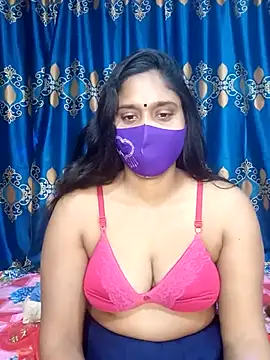 Snapshot of Hot_Maleka chatting on 02.14.25 Hot Maleka online show from 02.14.25