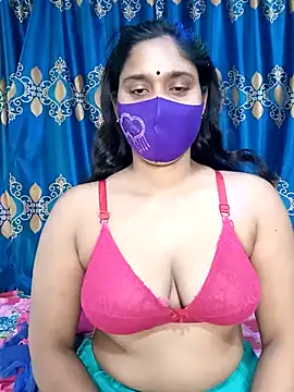 Snapshot of Hot_Maleka chatting on 02.16.25 Hot Maleka online show from 02.16.25