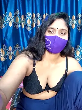Snapshot of Hot_Maleka chatting on 02.16.25 Hot Maleka online show from 02.16.25
