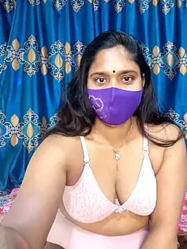Snapshot of Hot_Maleka chatting on 02.19.25 Hot Maleka online show from 02.19.25
