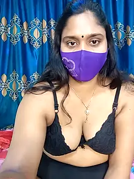 Snapshot of Hot_Maleka chatting on 02.24.25 Hot Maleka online show from 02.24.25