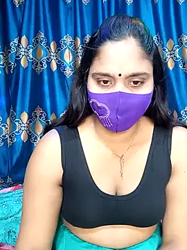 Snapshot of Hot_Maleka chatting on 02.25.25 Hot Maleka online show from 02.25.25