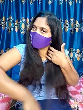 Snapshot of Hot_Maleka chatting on 03.05.25 Hot Maleka online show from 03.05.25