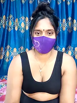 Snapshot of Hot_Maleka chatting on 03.05.25 Hot Maleka online show from 03.05.25
