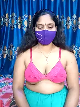 Snapshot of Hot_Maleka chatting on 03.05.25 Hot Maleka online show from 03.05.25