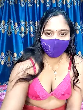 Snapshot of Hot_Maleka chatting on 03.12.25 Hot Maleka online show from 03.12.25
