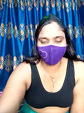 Snapshot of Hot_Maleka chatting on 03.13.25 Hot Maleka online show from 03.13.25