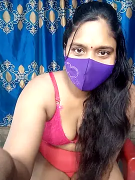 Snapshot of Hot_Maleka chatting on 03.19.25 Hot Maleka online show from 03.19.25