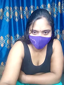 Snapshot of Hot_Maleka chatting on 03.19.25 Hot Maleka online show from 03.19.25