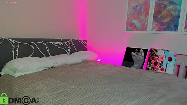 Sara Robinson online show from 10.21.25