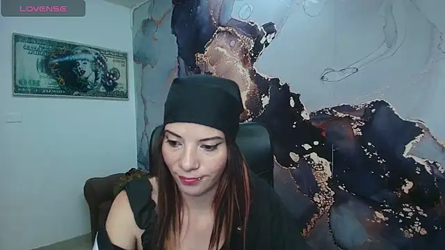 Snapshot of DanaaRey chatting on 10.06.25 DanaaRey online show from 10.06.25