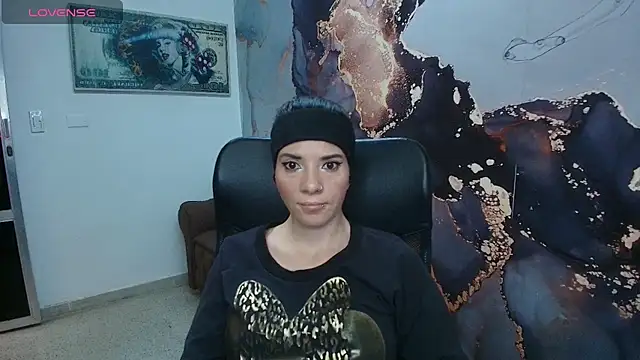 Snapshot of DanaaRey chatting on 10.10.25 DanaaRey online show from 10.10.25