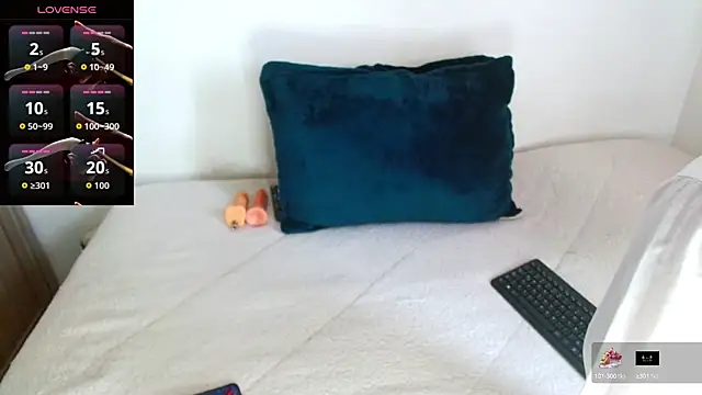 Snapshot of Mercury_muscle chatting on 10.04.25 Mercury muscle online show from 10.04.25