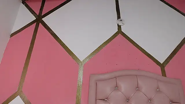 Snapshot of Vicky_Love_ chatting on 02.11.25 Vicky Love online show from 02.11.25