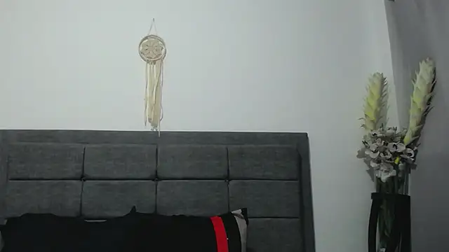 Snapshot of Vicky_Love_ chatting on 02.18.25 Vicky Love online show from 02.18.25