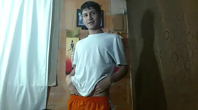 Snapshot of littlegoldenangels chatting on 01.16.25 littlegoldenangels online show from 01.16.25