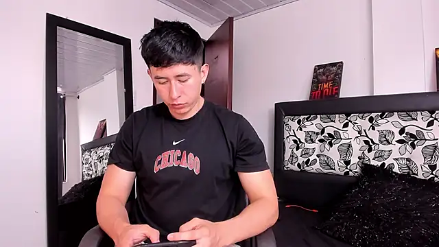 Snapshot of setsuna10 chatting on 12.03.24 setsuna10 online show from 12.03.24