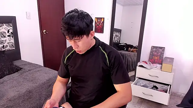 Snapshot of setsuna10 chatting on 02.06.25 setsuna10 online show from 02.06.25