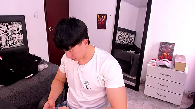 Snapshot of setsuna10 chatting on 03.15.25 setsuna10 online show from 03.15.25