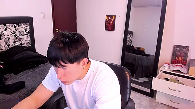 Snapshot of setsuna10 chatting on 03.20.25 setsuna10 online show from 03.20.25