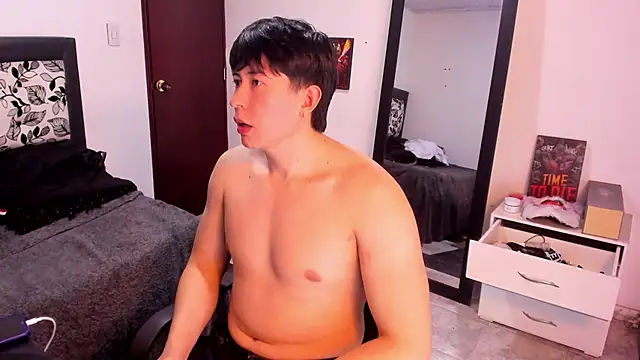 Snapshot of setsuna10 chatting on 03.21.25 setsuna10 online show from 03.21.25