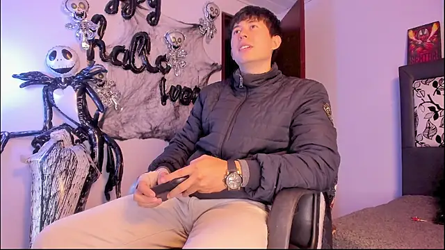 Snapshot of setsuna10 chatting on 10.31.25 setsuna10 online show from 10.31.25