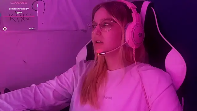 JacyWinslat online show from 03.18.25