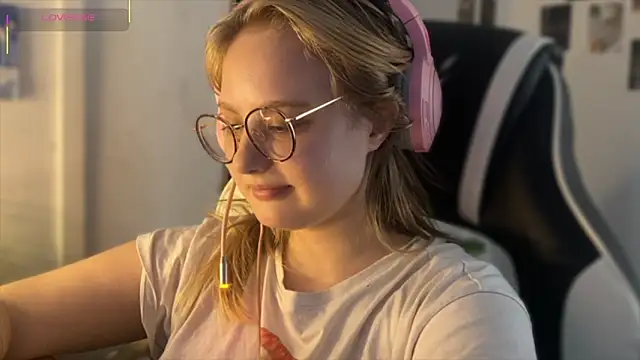 JacyWinslat online show from 09.19.25