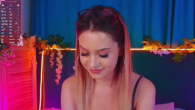 AlinaWalters online show from 11.26.25