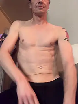 Snapshot of Sunking13cm chatting on 03.13.25 Sunking13cm online show from 03.13.25