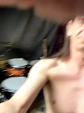 Snapshot of Sunking13cm chatting on 09.10.25 Sunking13cm online show from 09.10.25