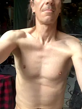 Snapshot of Sunking13cm chatting on 09.16.25 Sunking13cm online show from 09.16.25